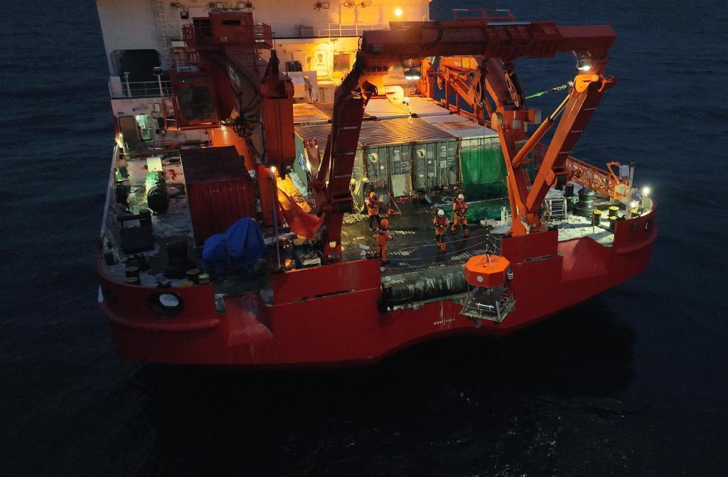 探索极地的青年们