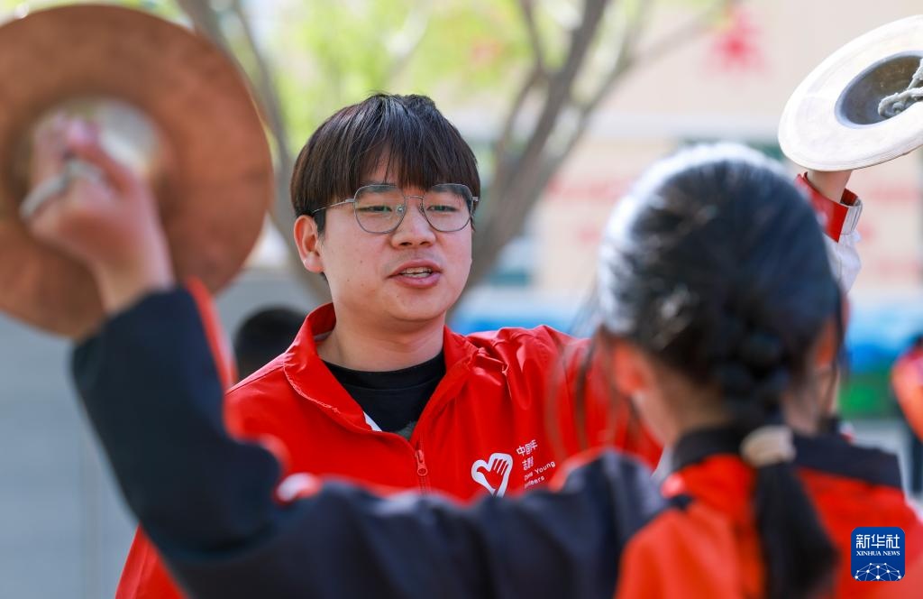 图片故事丨帕米尔高原上的蒲公英老师