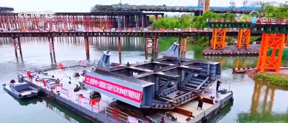 “五一”假期 劳动者们用实际行动谱写新时代劳动赞歌 “五一”假期 劳动者们用实际行动谱写新时代劳动赞歌