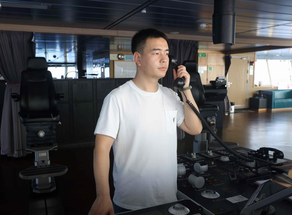 探索极地的青年们