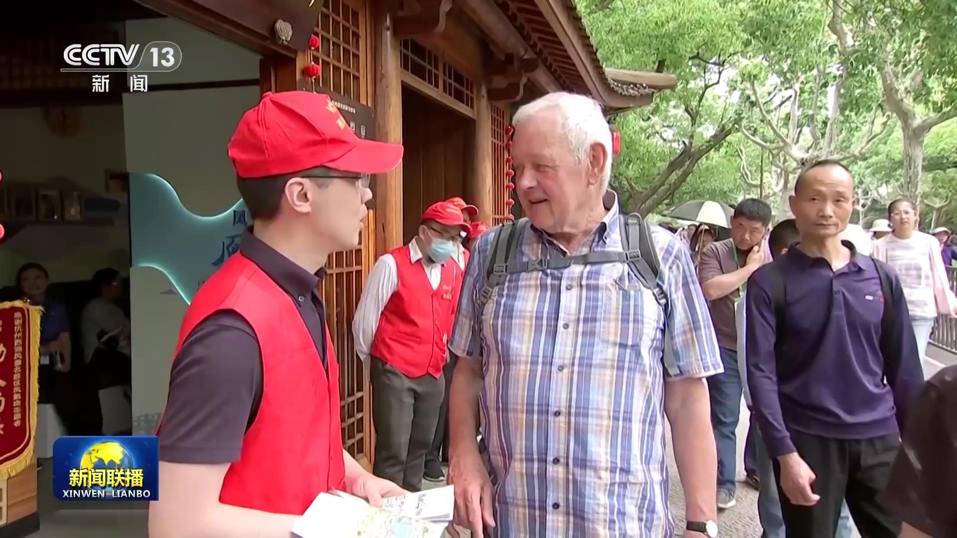 假日坚守岗位 全力保障群众便捷出行 假日坚守岗位 全力保障群众便捷出行