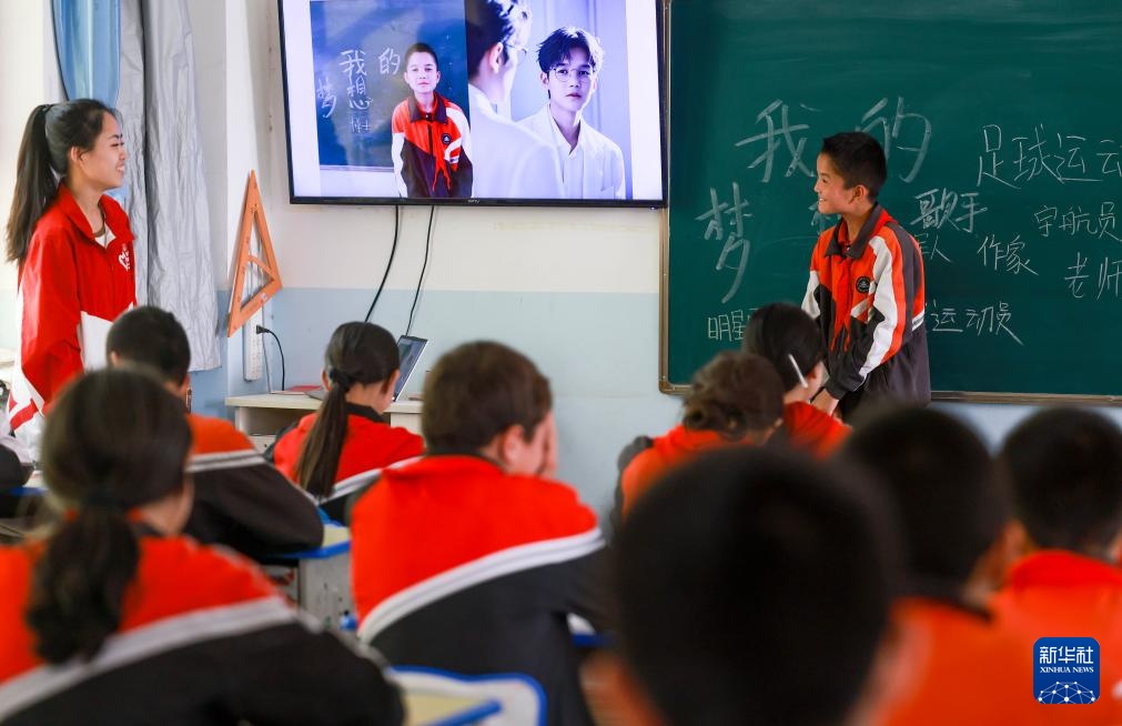 图片故事丨帕米尔高原上的蒲公英老师