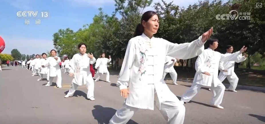 多样文旅体验点亮“五一”假期 “文旅商体展”跨界联动引爆消费新热点