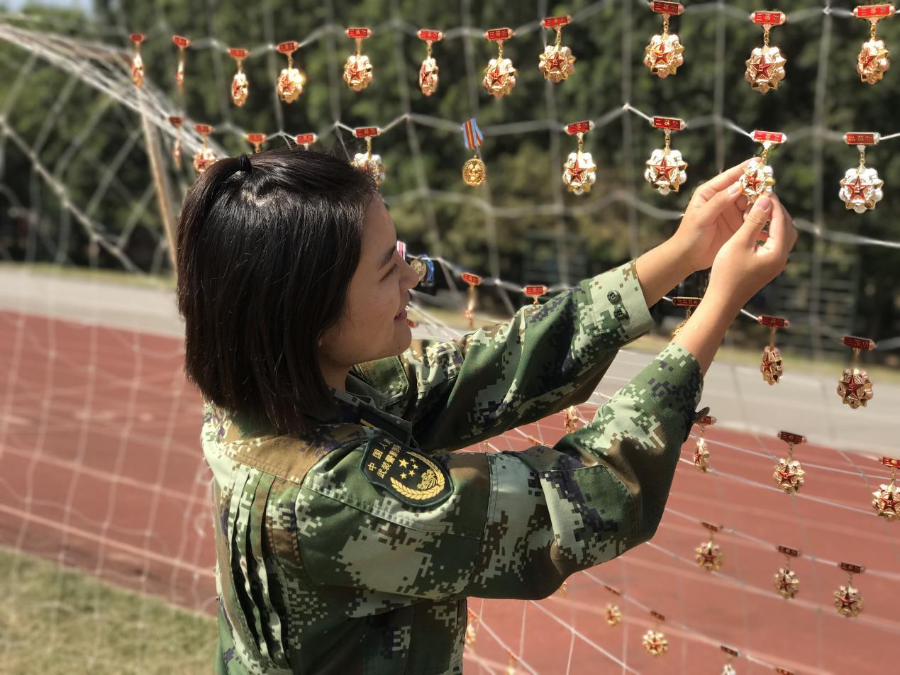 戍边功臣对话18岁的自己：“我知道你不会害怕，我也不会害怕！”