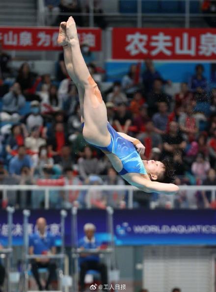 陈佳、陈艺文包揽冠亚军