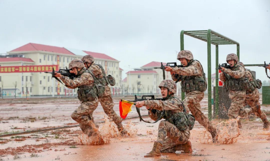 休假瞒着全连辗转2000公里,他只为了这件事…… 休假瞒着全连辗转2000公里,他只为了这件事……