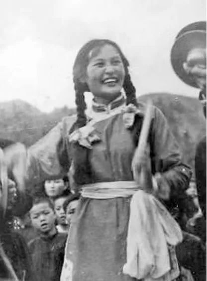 她们的青春来时路,每一步都算数! 她们的青春来时路,每一步都算数!