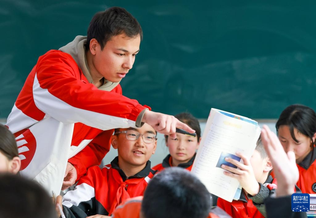 图片故事丨帕米尔高原上的蒲公英老师