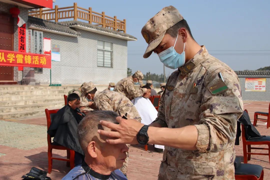 休假瞒着全连辗转2000公里,他只为了这件事…… 休假瞒着全连辗转2000公里,他只为了这件事……