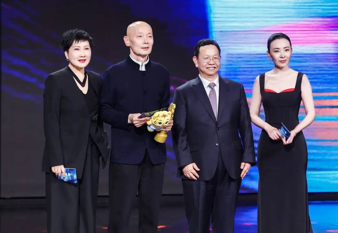 确认了！葛优、咏梅和张子枫！
