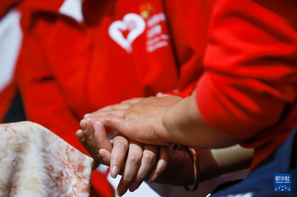 图片故事丨帕米尔高原上的蒲公英老师