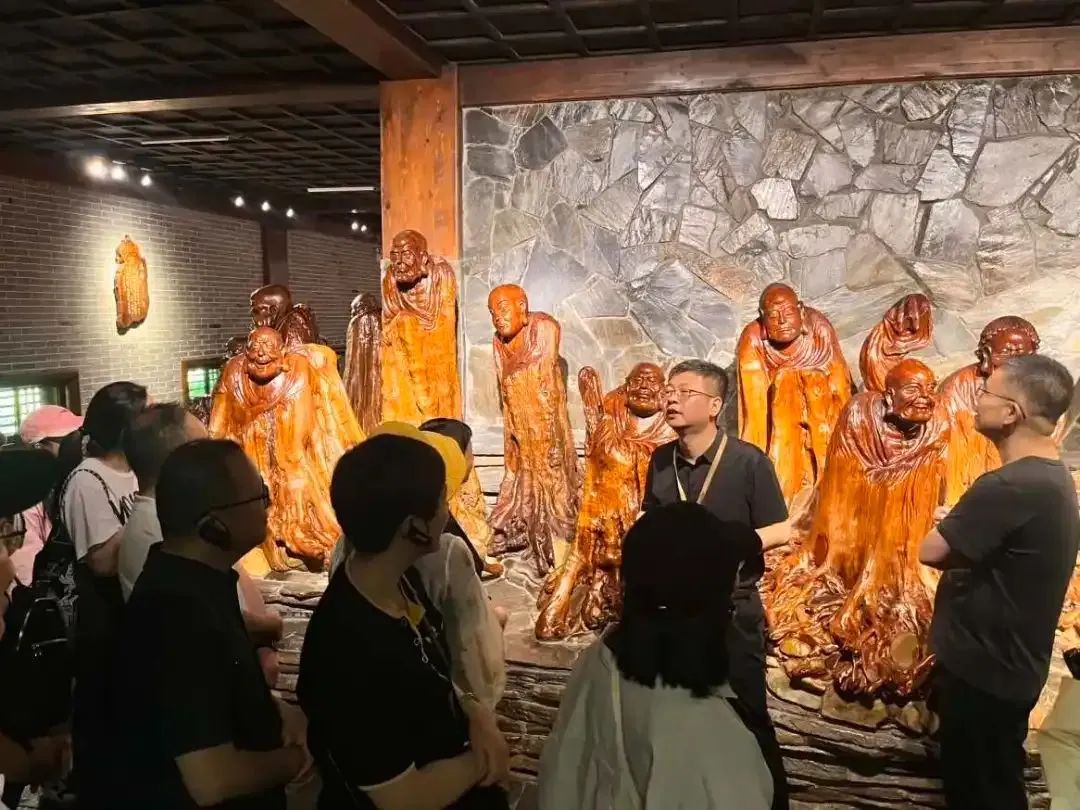 “去年考了导游证”，浙江一市文旅局长亲自带团