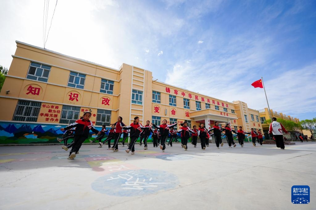 图片故事丨帕米尔高原上的蒲公英老师