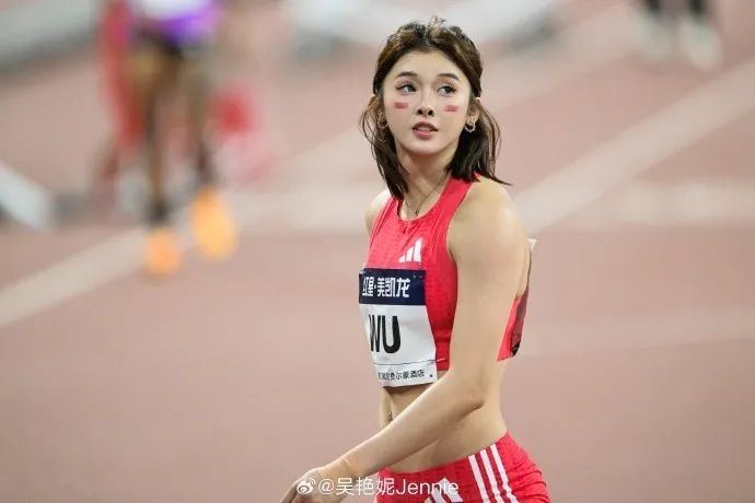 吴艳妮带伤出战，这样回应“网红”标签……