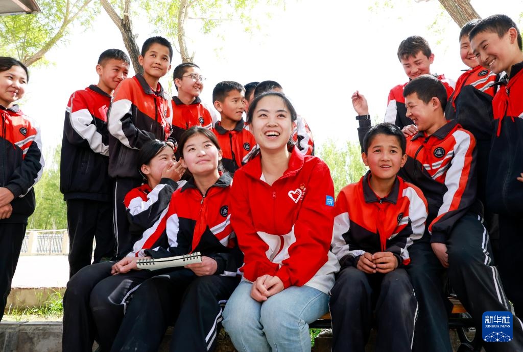 图片故事丨帕米尔高原上的蒲公英老师