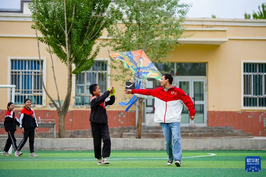 图片故事丨帕米尔高原上的蒲公英老师