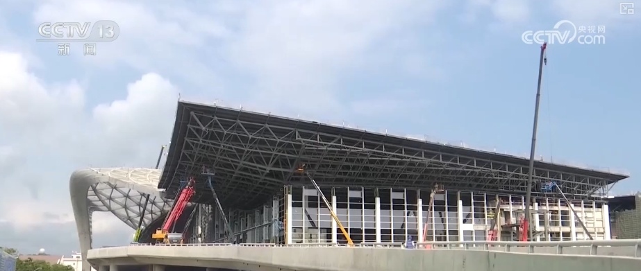 “五一”假期 劳动者们用实际行动谱写新时代劳动赞歌 “五一”假期 劳动者们用实际行动谱写新时代劳动赞歌