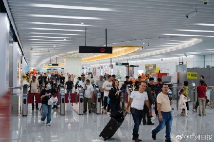 今明两天广州地铁多条线路推迟收车 今明两天广州地铁多条线路推迟收车