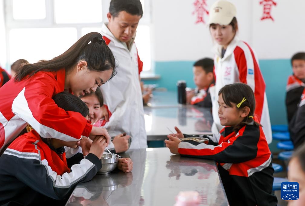 图片故事丨帕米尔高原上的蒲公英老师