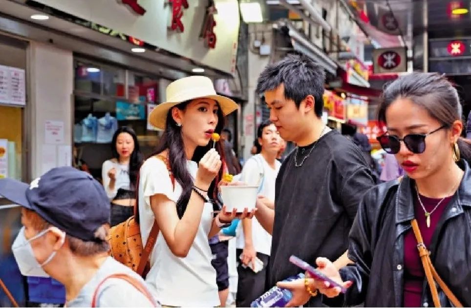 访港人数不断飙升,多元化旅游大受欢迎 访港人数不断飙升,多元化旅游大受欢迎
