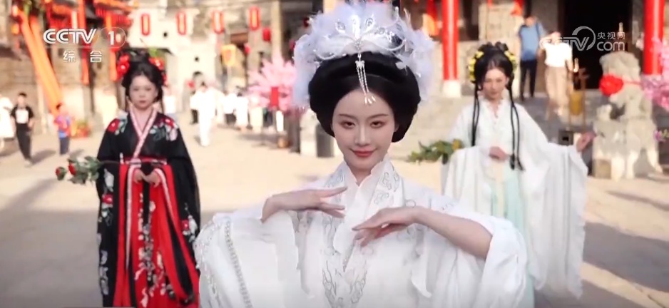 “五一”假期“农文商旅体”融合释放多彩活力 “新玩法”拉动假日消费热潮