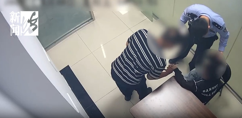 上海高速惊现"流浪"小孩！民警这波操作亮了：我女朋友还在找，咋办...