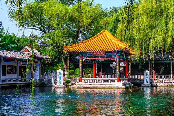 多地泉水复涌 “动力”从哪来？“福利”有哪些？