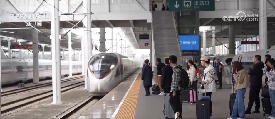 全国铁路迎来返程客流高峰 多部门联动服务旅客出行“最后一公里” 全国铁路迎来返程客流高峰 多部门联动服务旅客出行“最后一公里”