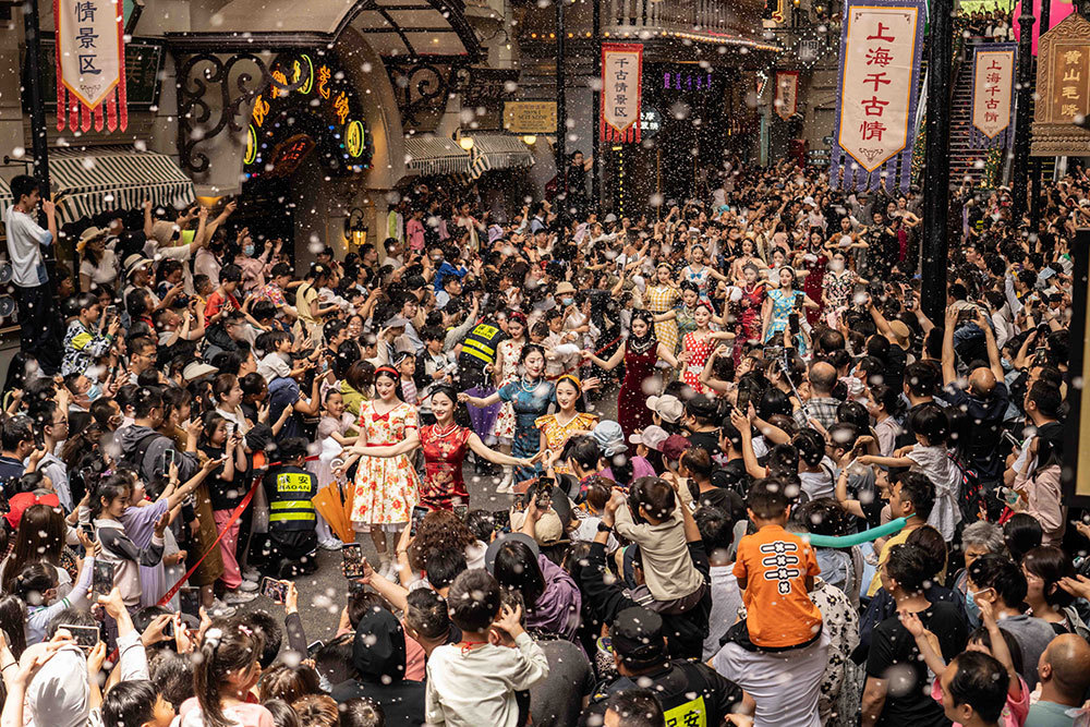 演出场次破纪录、入境游导游档期忙,上海文旅商“热力”拉满 演出场次破纪录、入境游导游档期忙,上海文旅商“热力”拉满