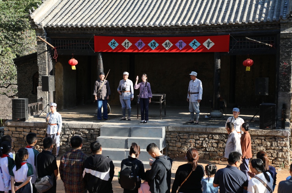 五一假期突然爆火！网友：我怕收不住手...