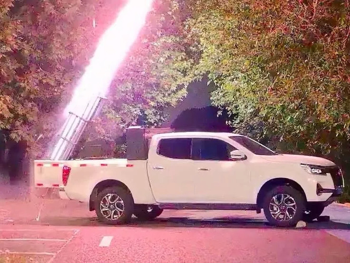 江苏多地气象部门发射人工增雨火箭弹 江苏多地气象部门发射人工增雨火箭弹