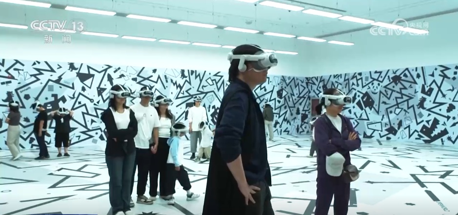 “五一”假期各地消费市场繁荣活跃 多业态“混搭”激发消费新活力 “五一”假期各地消费市场繁荣活跃 多业态“混搭”激发消费新活力