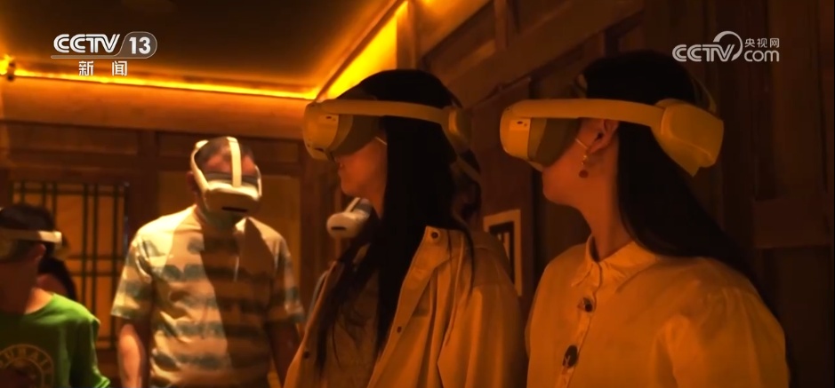 “五一”假期各地消费市场繁荣活跃 多业态“混搭”激发消费新活力 “五一”假期各地消费市场繁荣活跃 多业态“混搭”激发消费新活力