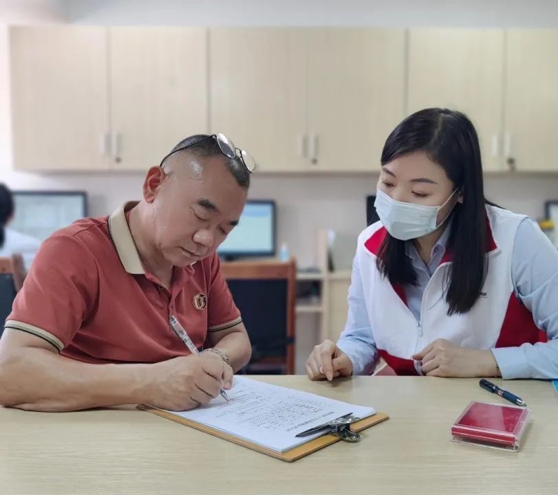 长郡中学62岁退休教师因病离世,捐献遗体眼角膜,“换个方式继续教书育人” 长郡中学62岁退休教师因病离世,捐献遗体眼角膜,“换个方式继续教书育人”