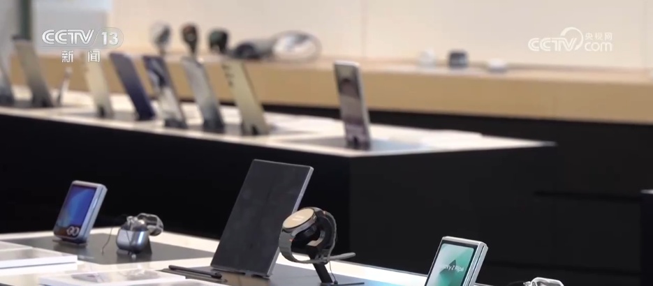 “五一”假期各地消费市场繁荣活跃 多业态“混搭”激发消费新活力 “五一”假期各地消费市场繁荣活跃 多业态“混搭”激发消费新活力