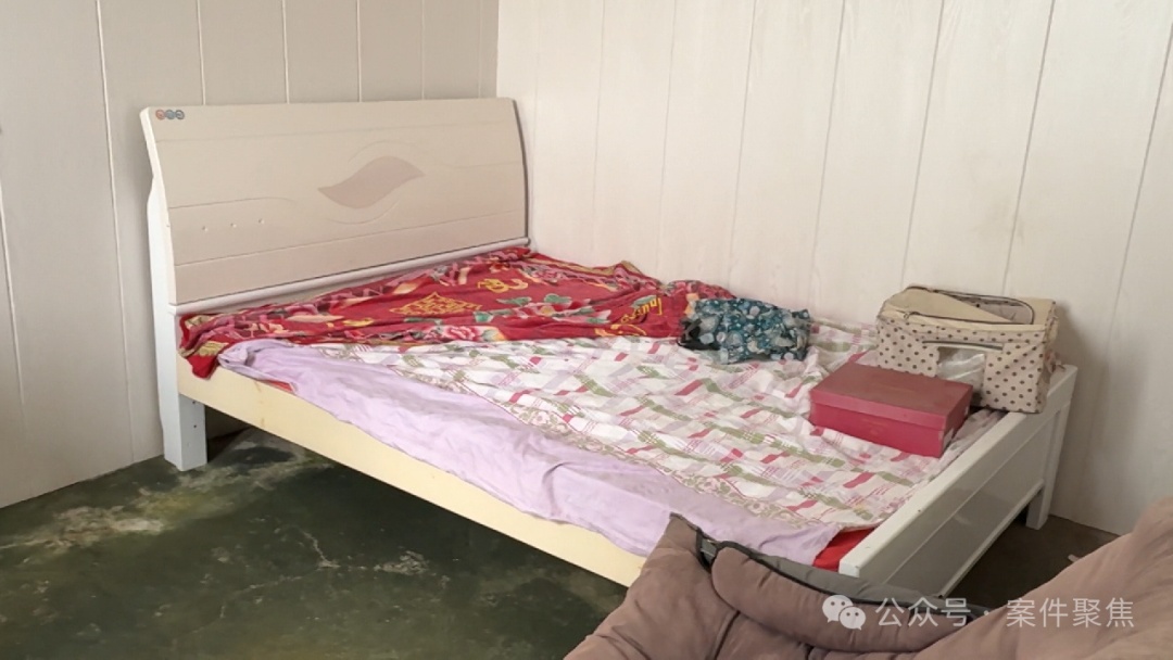 全家吸血！哥哥因工伤瘫痪惨死破旧老宅，弟弟每月冒领工伤金，还用赔偿款买豪车