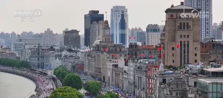 “五一”假期各地消费市场繁荣活跃 多业态“混搭”激发消费新活力 “五一”假期各地消费市场繁荣活跃 多业态“混搭”激发消费新活力