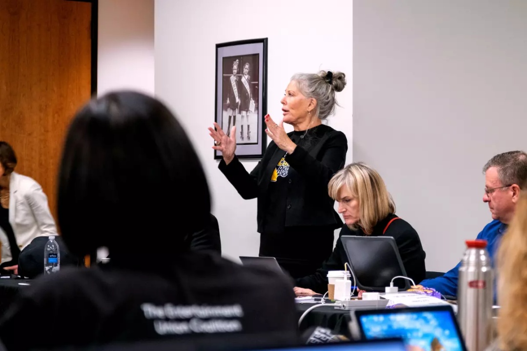 是自保还是自残？八个恶果透视美国征收100%电影关税