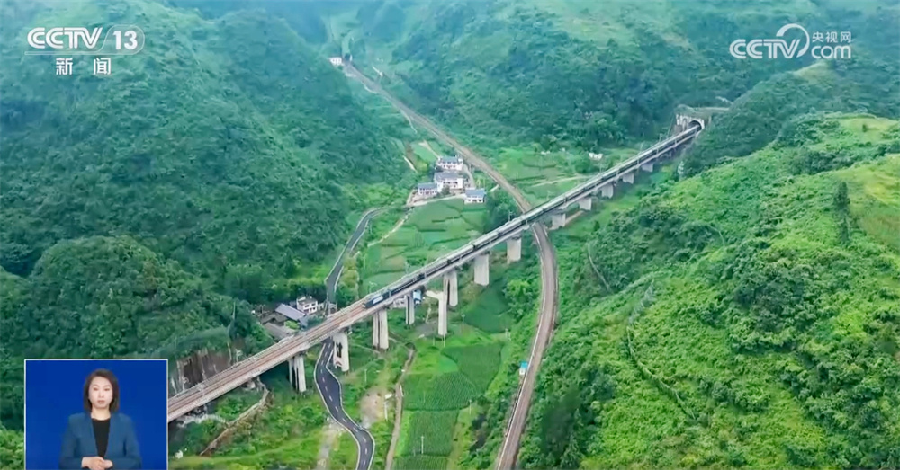 “票根+”串起多元消费场景 “交通+文旅”跨界联动催生假日消费新活力