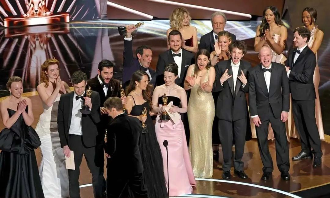 是自保还是自残？八个恶果透视美国征收100%电影关税