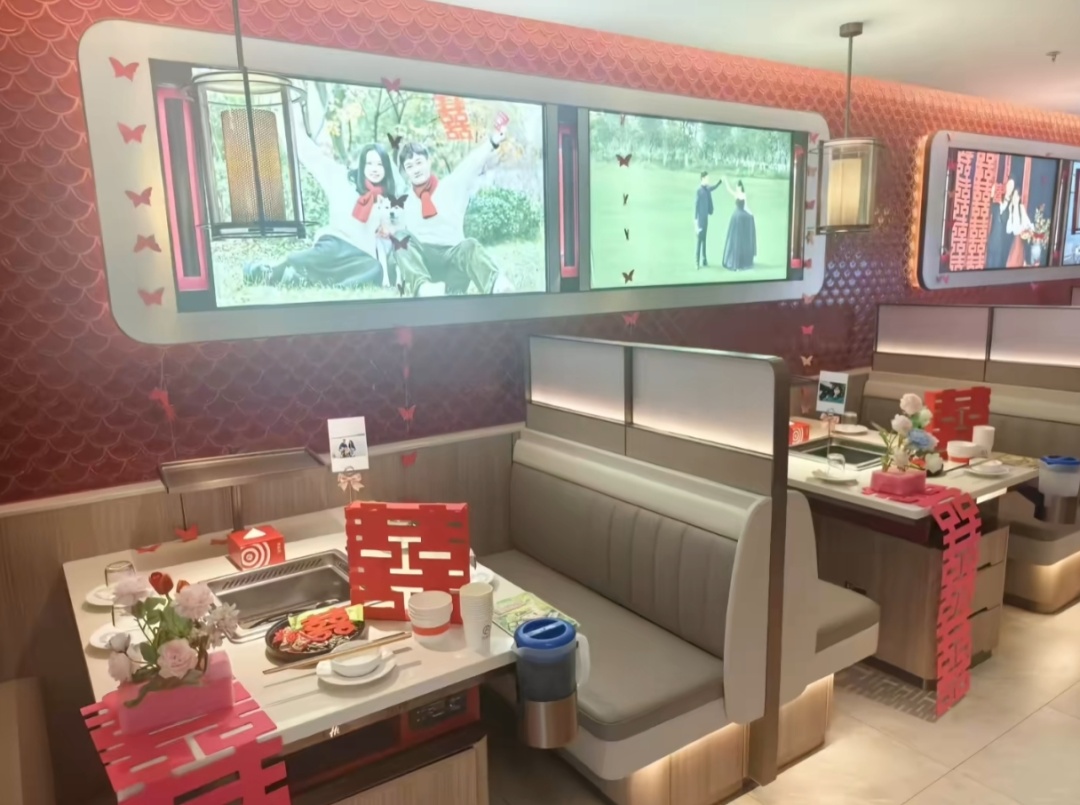 95后新人在海底捞办140人婚宴！花2.25万元，账单长2米