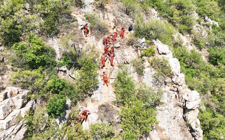 女子为体验登山乐趣走“野路”,结果全身多处摔骨折! 女子为体验登山乐趣走“野路”,结果全身多处摔骨折!