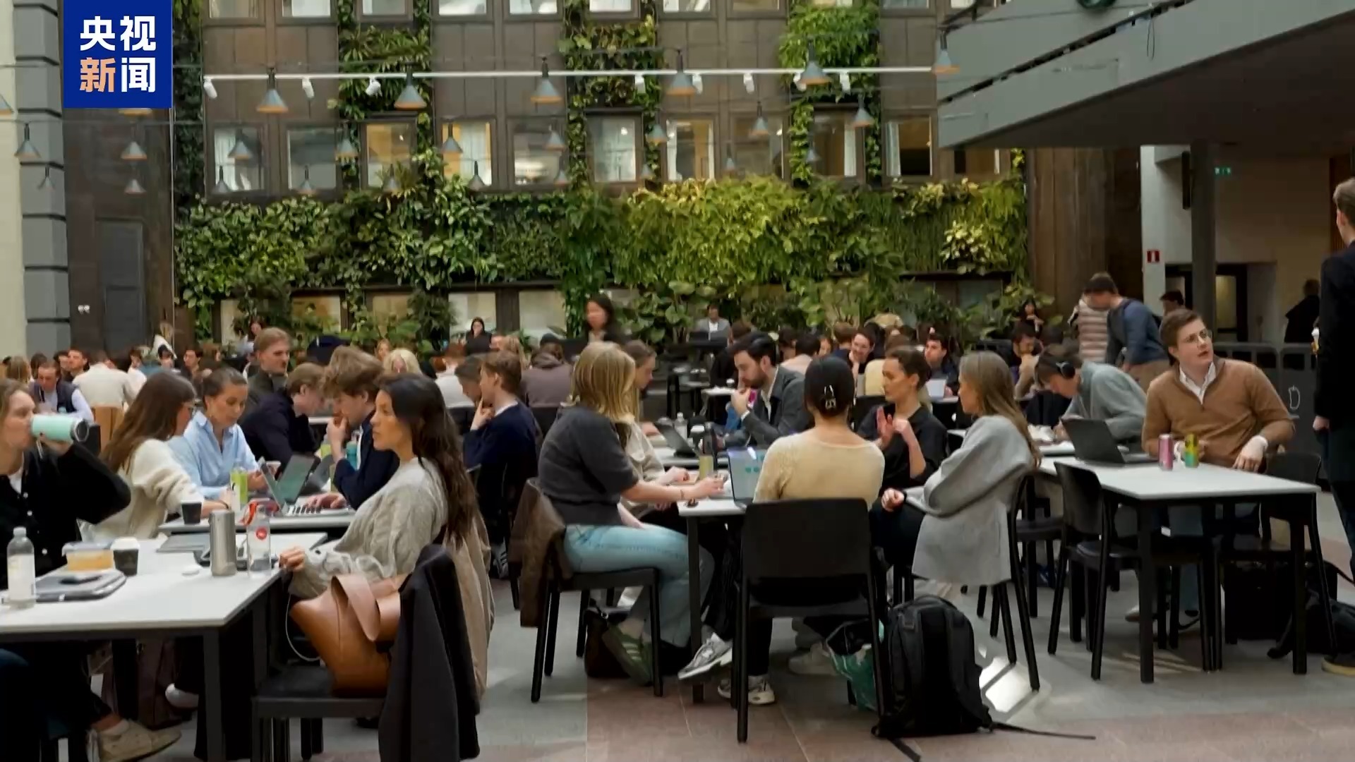 欧盟砸5亿欧元“抢人” 马克龙:欧洲要做科学家的避风港 欧盟砸5亿欧元“抢人” 马克龙:欧洲要做科学家的避风港