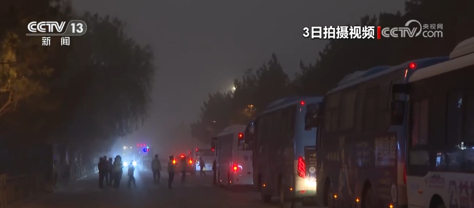 强沙尘暴突袭敦煌近万人被困 如何在3小时内跑赢12级狂风？