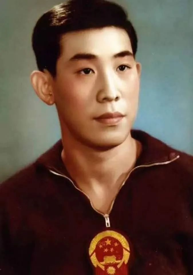 悼念！中国足坛名宿突发心脏病去世