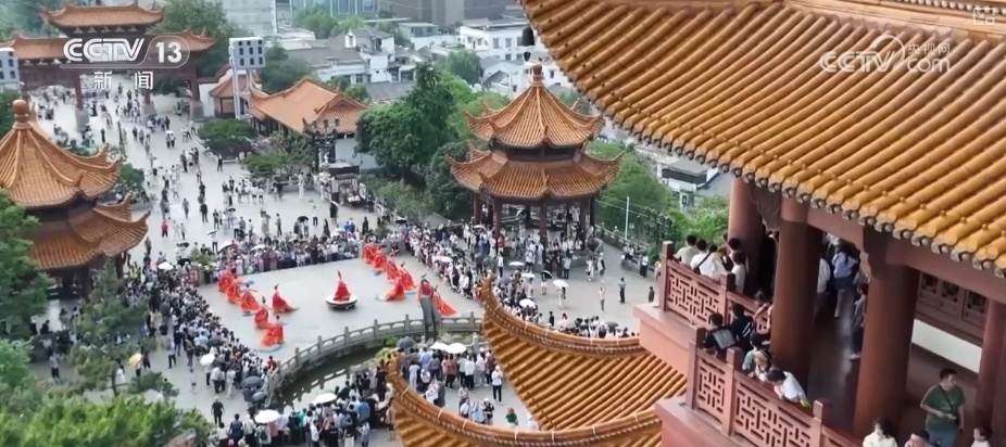 多个数据创新高!“五一”假期旅客探亲、旅游、踏青等出行意愿强烈 多个数据创新高!“五一”假期旅客探亲、旅游、踏青等出行意愿强烈