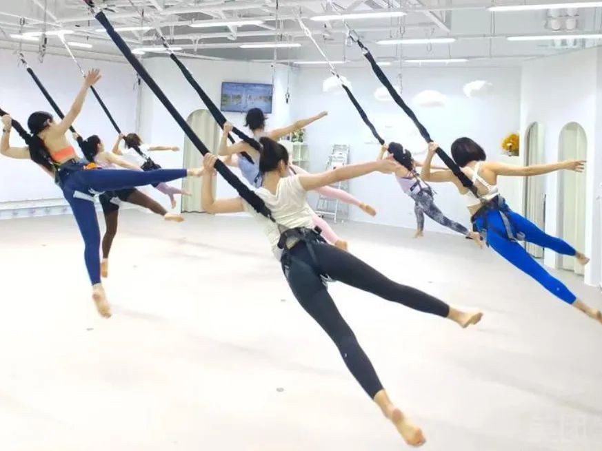 “空中蹦极”最近火了,专家提醒:别跟风 “空中蹦极”最近火了,专家提醒:别跟风