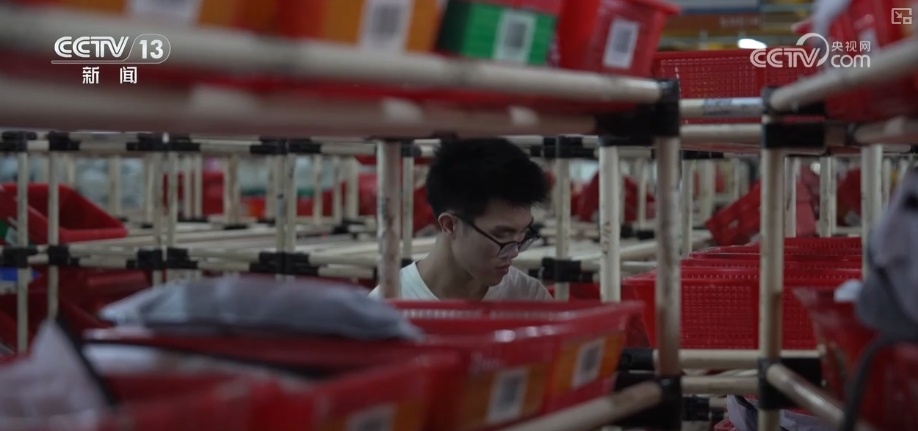 手握主动权破浪前行 从生产车间到贸易港口看中国外贸人底气