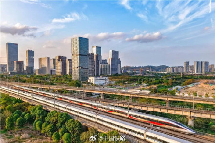 铁路五一假期运输圆满收官客货运输两旺 多项运输指标创历史新高