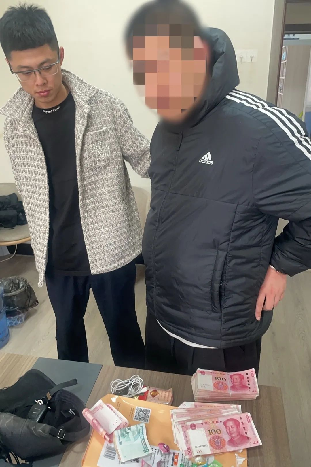 黄某某、金某某，被沈阳警方抓获！